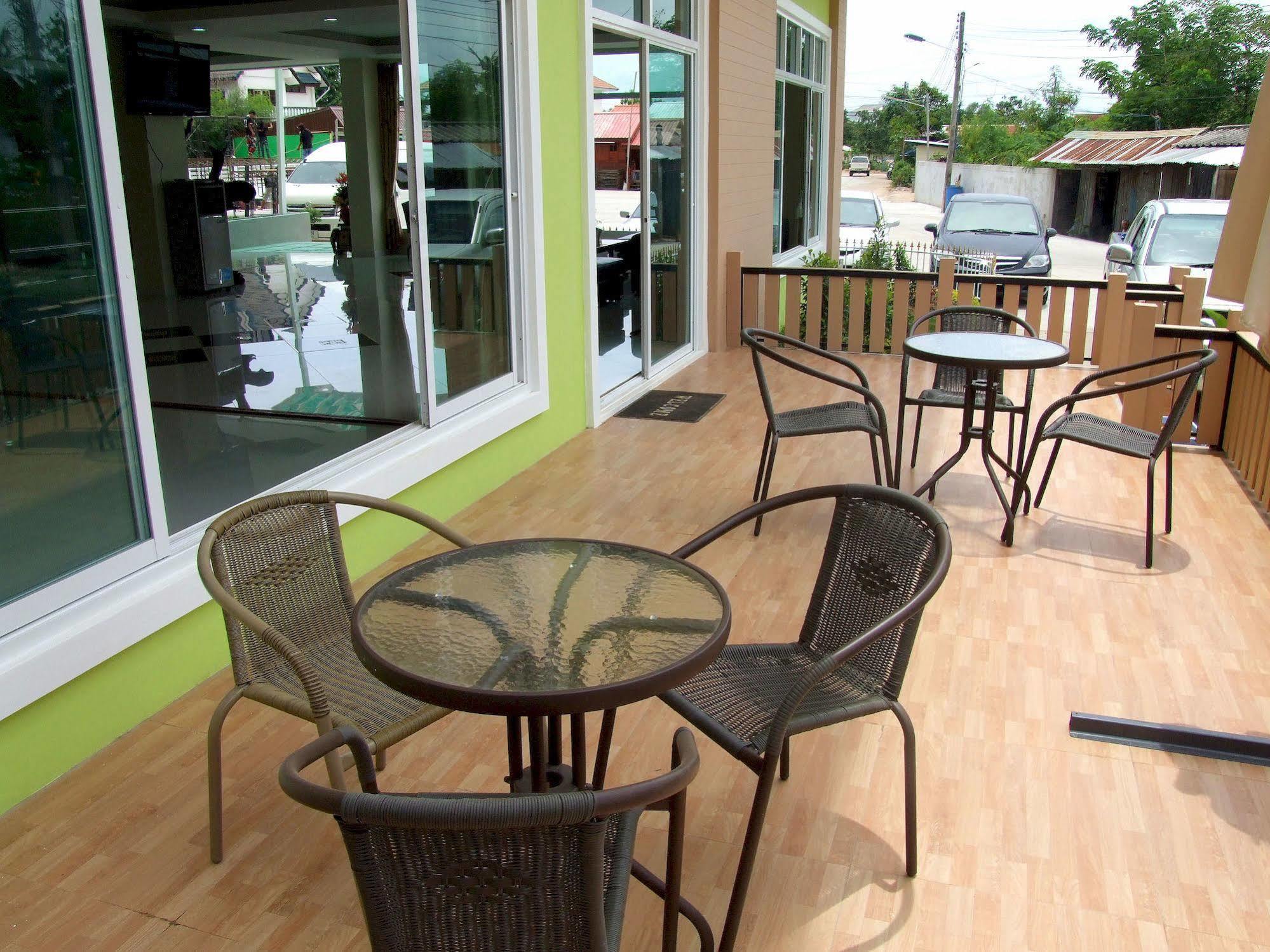 Ruan Rim Nam Hotel Roi Et Exterior photo
