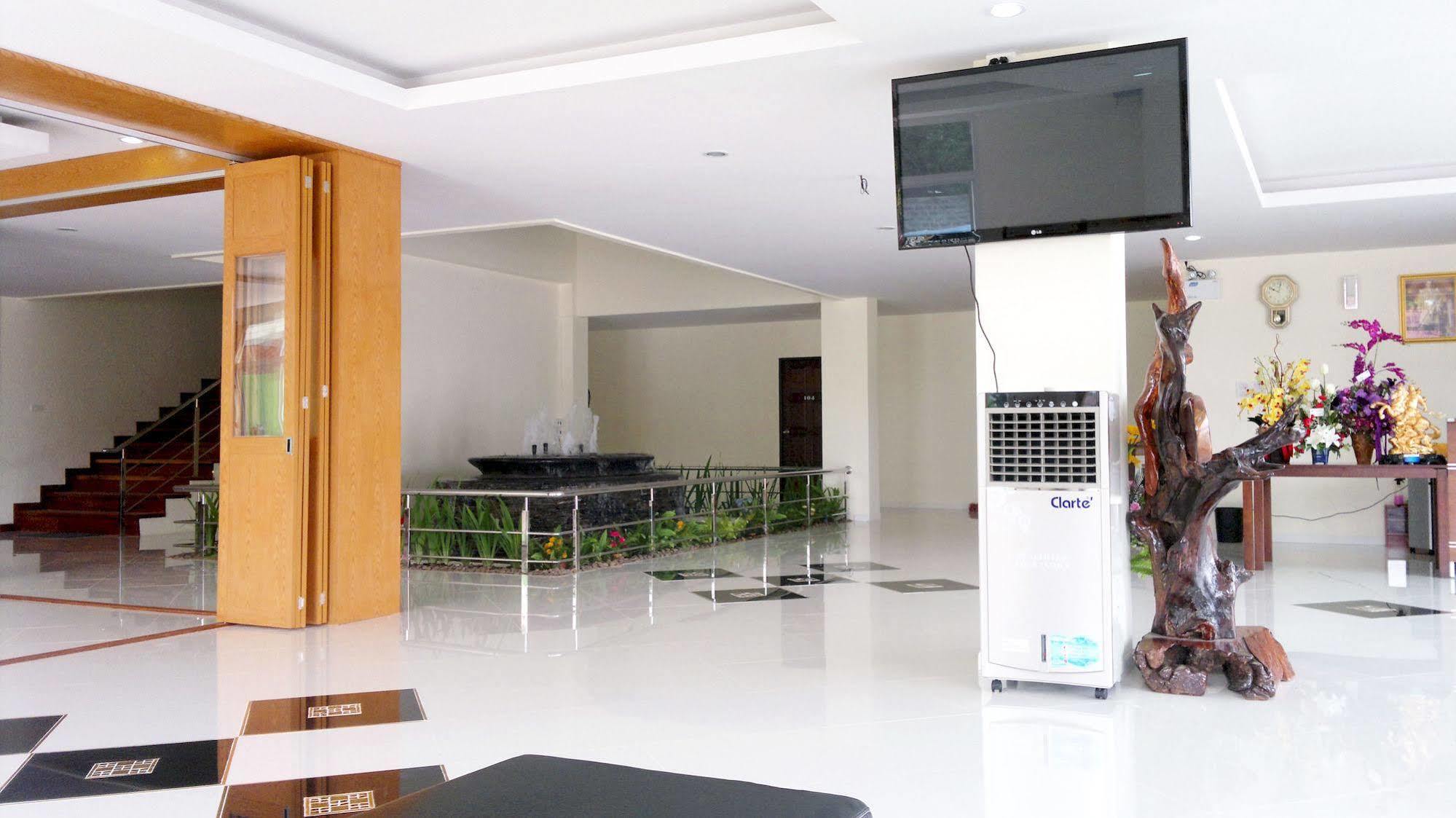 Ruan Rim Nam Hotel Roi Et Exterior photo